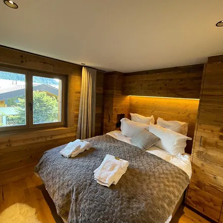 Luxury - Newly Renovated - 4 Guests Apartment